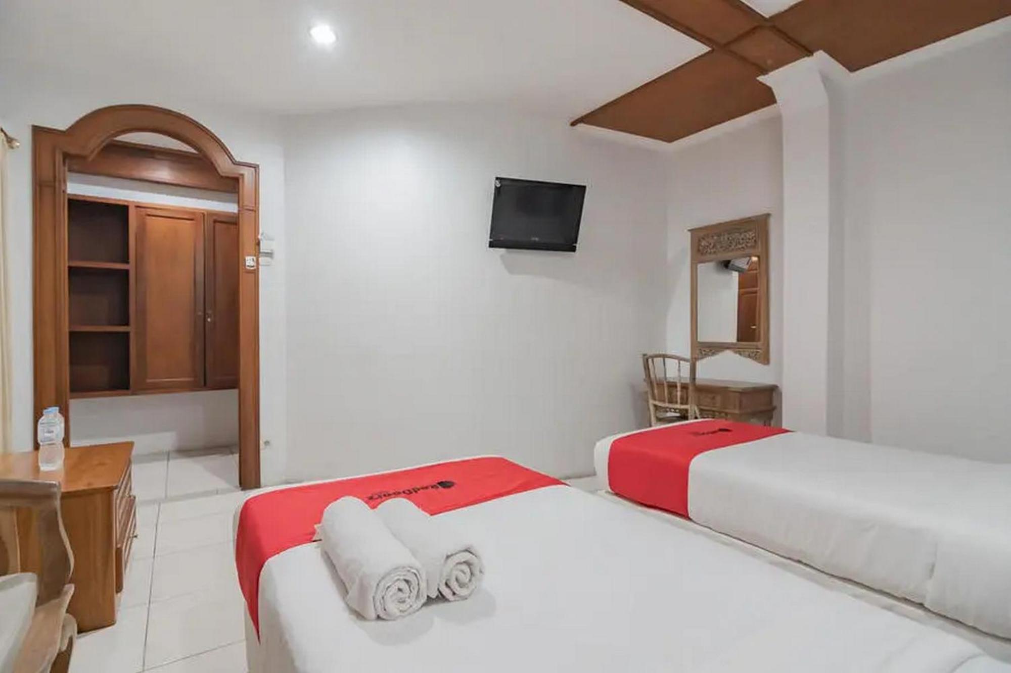 Reddoorz At Arwiga Hotel Near Rs Hasan Sadikin باندونج المظهر الخارجي الصورة