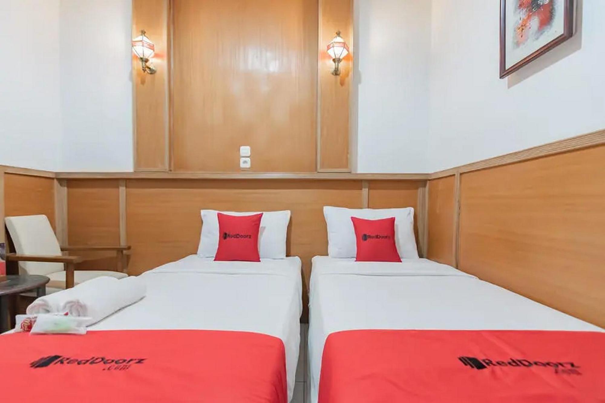 Reddoorz At Arwiga Hotel Near Rs Hasan Sadikin باندونج المظهر الخارجي الصورة
